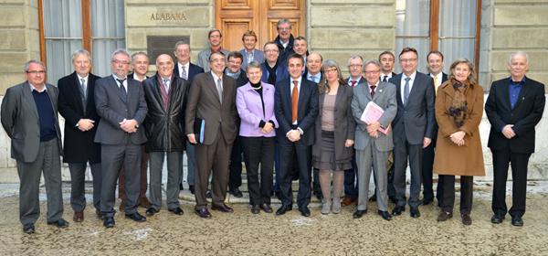 Le GLCT, nouvelle gouvernance du Grand Genève Le GLCT, nouvelle gouvernance du Grand Genève