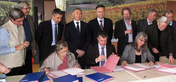 Signature du protocole d’accord transfrontalier pour la gestion de l’eau, St-Julien-en-Genevois