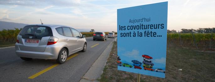 Action de sensibilisation au covoiturage à la douane de Soral Action de sensibilisation au covoiturage à la douane de Soral