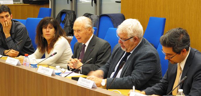 Solidarité internationale dans le domaine de l’eau : dépassons les frontières. Retour sur le Colloque du 2 novembre 2015. Solidarité internationale dans le domaine de l’eau : dépassons les frontières. Retour sur le Colloque du 2 novembre 2015.