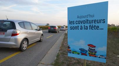 Action de sensibilisation au covoiturage à la douane de Soral 