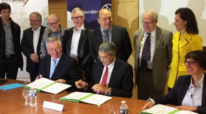 L’État et la Région Rhône-Alpes signent avec l’ARC du Genevois français la convention 	territoriale de coopération métropolitaine.
